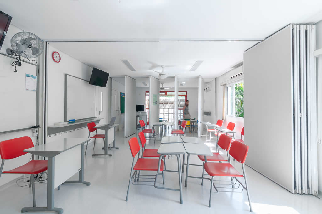 Studio KK Donat - Red Balloon